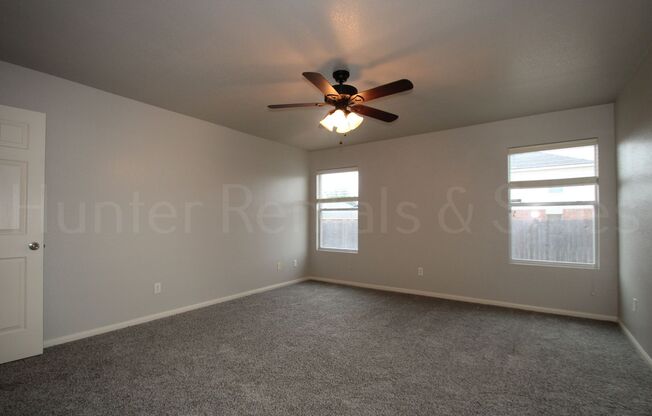 3 beds, 2 baths, $1,600