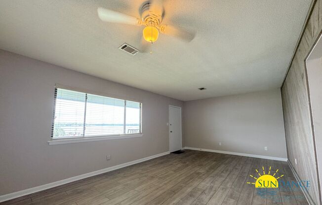 2 beds, 1 bath, $1,600