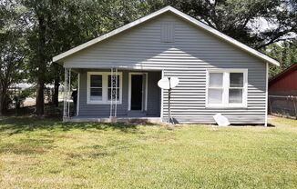 3 beds, 1 bath, $1,050