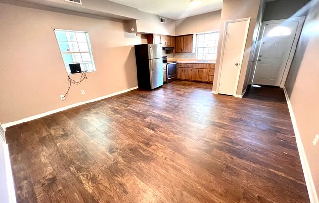 542 5th Avenue (Full Service)