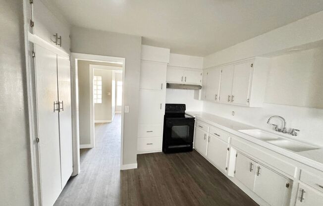 3554 Brenton Ave Apartments