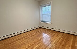 SPACIOUS 2BEDROOM / 1BATH RENT $1,300