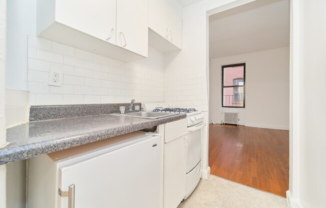 Studio, 1 bath, $2,950, Unit 2C