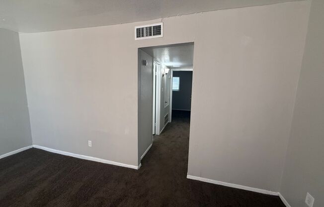 2 beds, 1 bath, $899, Unit 11