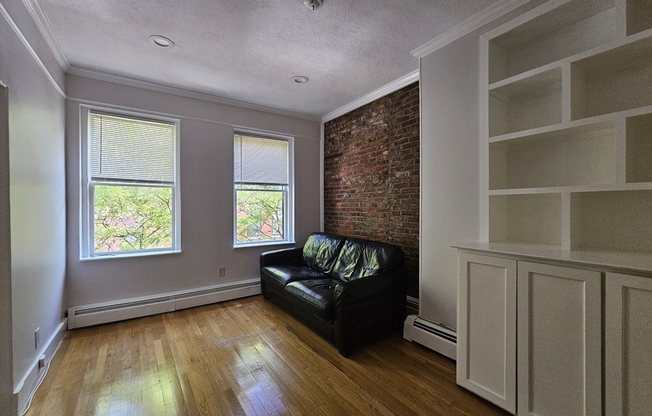 61 PHILLIPS ST