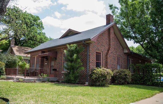 Large 5 bed house in the hart of West Campus.