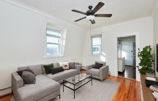 658 E 6 ST