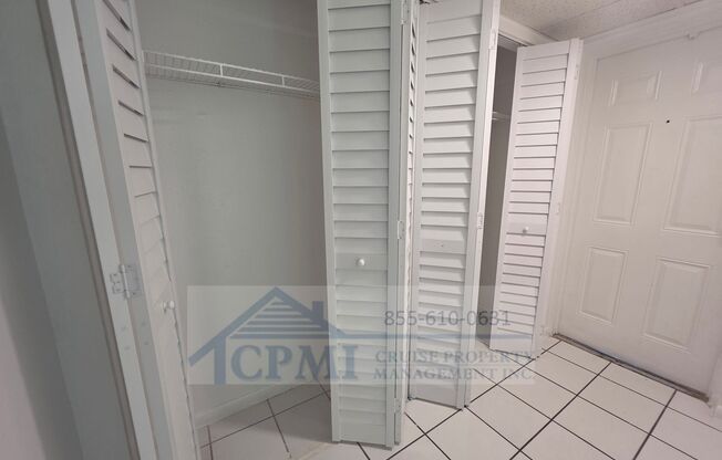2 beds, 1 bath, 896 sqft, $2,075, Unit A102