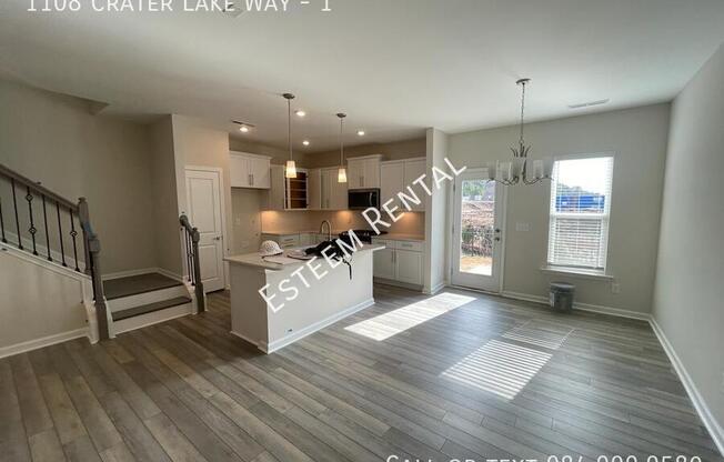 1108 CRATER LK WAY
