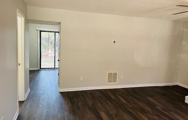 3 beds, 2.5 baths, 1,232 sqft, $1,295, Unit Unit 5614