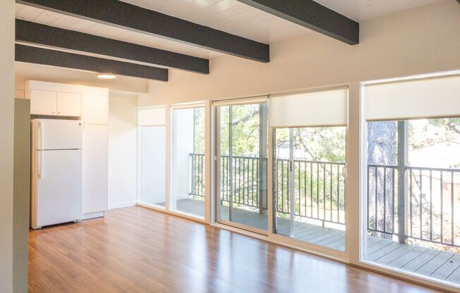 Tranquil and Remodeled 2BR/1BA Updated Unit! Tam Valley! Parking! Laundry! PROGRESSIVE