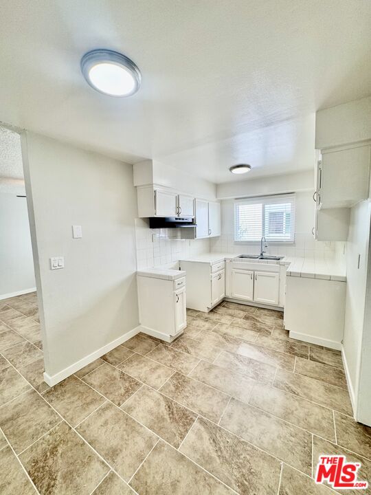 1549 W 224Th St
