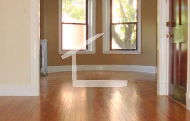AWESOME 4 BED 3 BATH IN BROOKLINE!!!!!!