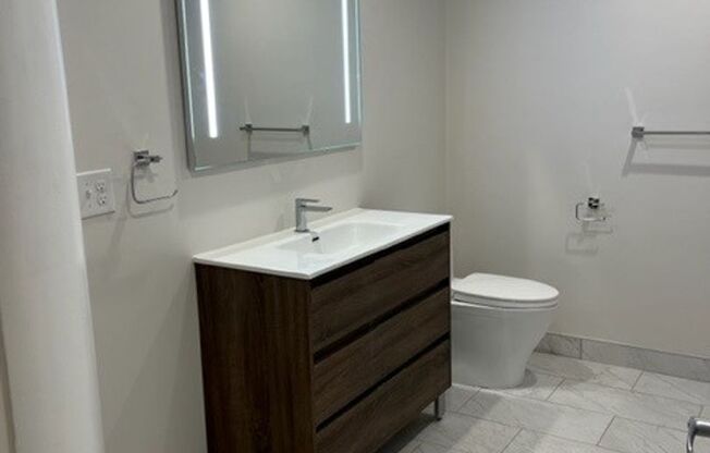 1 bed, 1 bath, 581 sqft, $1,725, Unit 1406