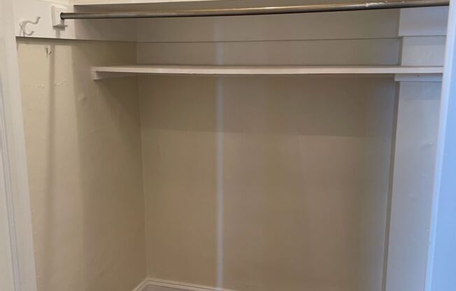 1 bed, 1 bath, 768 sqft, $1,450, Unit Royal York 809