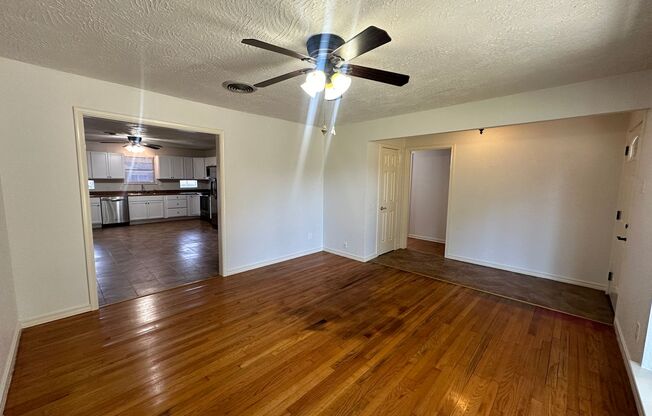 Charming 2-Bed, 2-Bath Home in Dallas!