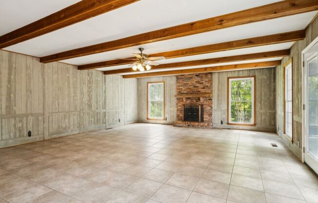 Very large 4 or 5 bedroom ranch in Donelson, TN. Best location.