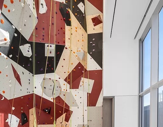 1 bed, 1 bath, 740 sqft, $5,495, Unit PHG