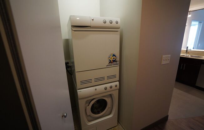 2 beds, 2 baths, 1,009 sqft, $2,175, Unit 1107