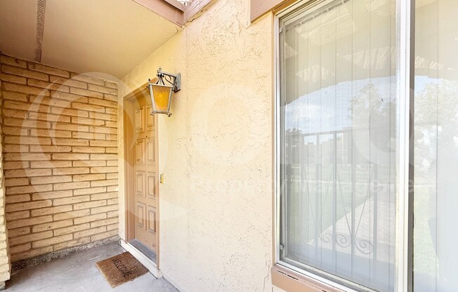 2113 E DUNBAR DR
