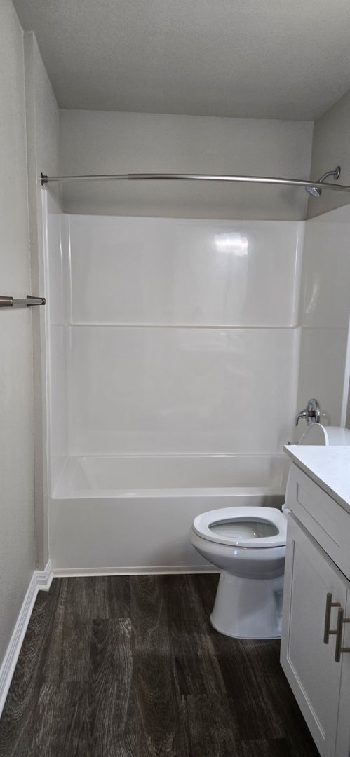 2 beds, 1 bath, 770 sqft, $1,120, Unit 812