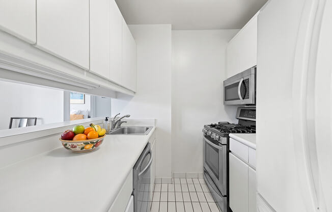 1 bed, 1 bath, 742 sqft, $5,995, Unit 10Z