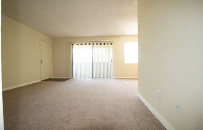 2 beds, 2 baths, 975 sqft, $2,695, Unit D-12
