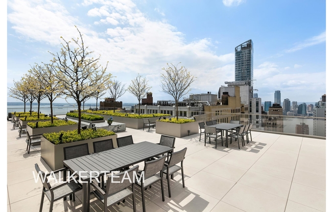 1 bed, 1 bath, 700 sqft, $5,995, Unit 709