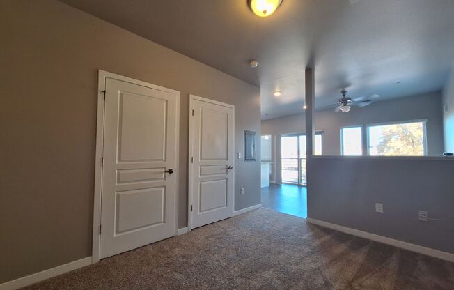 Studio, 1 bath, 477 sqft, $1,390, Unit Unit 307
