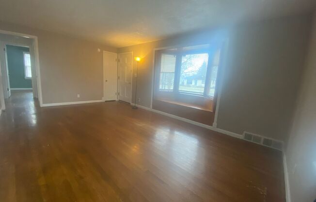 3 beds, 1 bath, $2,395