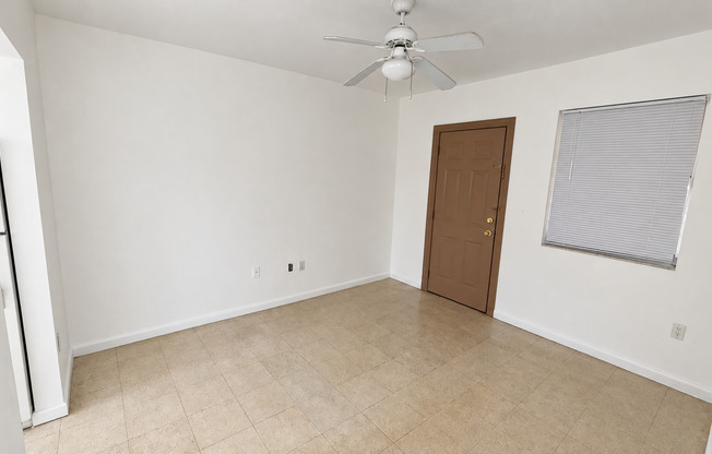2 beds, 1 bath, 550 sqft, $1,659, Unit 275/322