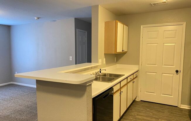 2 beds, 2 baths, 980 sqft, $875, Unit 104