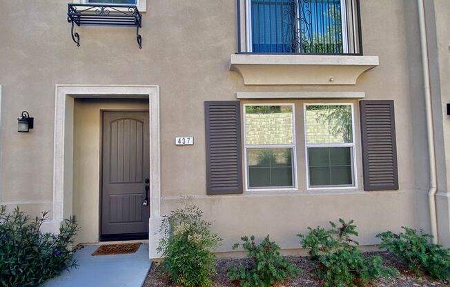 Camarillo - Three bedroom, three bath condo in Teso Robles