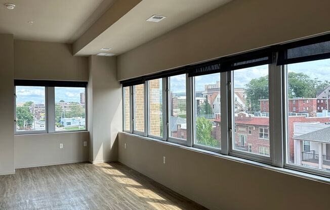 1 bed, 1 bath, 759 sqft, $1,320, Unit 607