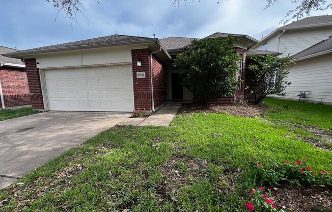 3-Bedroom Home in Oak Landing with Spacious Layout and Fenced Backyard