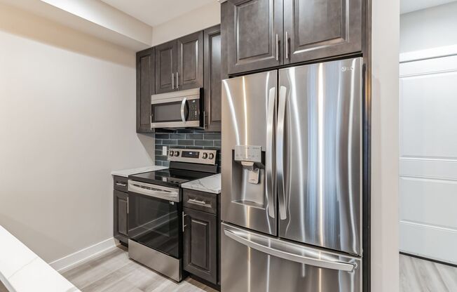 1 bed, 1.5 baths, 1,075 sqft, $1,695, Unit B3-U4