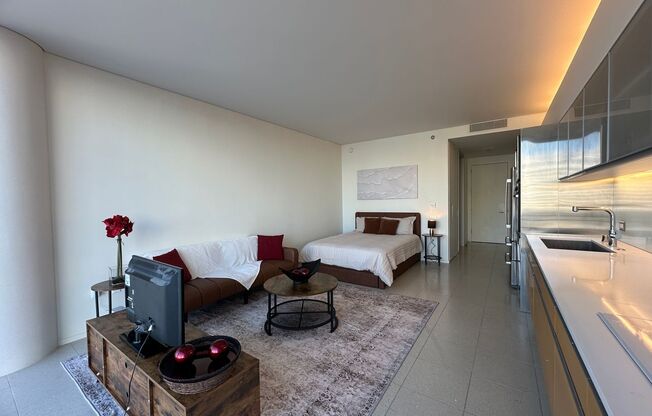 Furnished High-Rise on The Strip