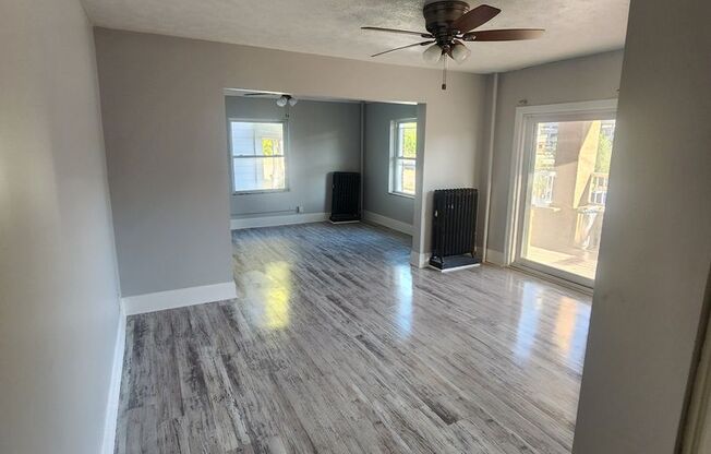 2 beds, 1 bath, 861 sqft, $950