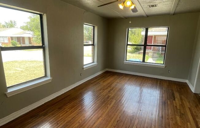 2 Bedroom 1 Bathroom Duplex For Lease