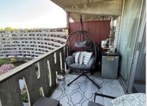 1 bed, 1 bath, 350 sqft, $1,890, Unit 704