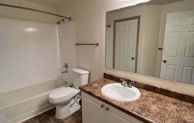 1 bed, 1 bath, 800 sqft, $1,535, Unit 814