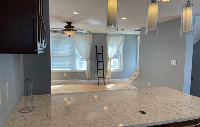 Spacious Townhouse - with parking!