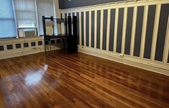 380 RIVERWAY
