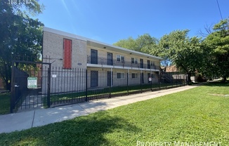 8850 S SAGINAW AVE