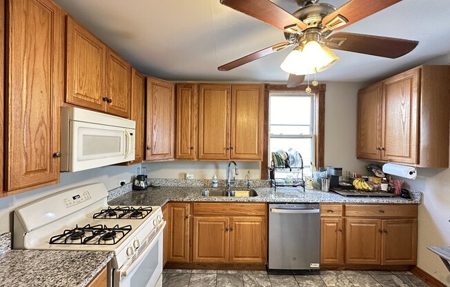 3530 532 N ELSTON