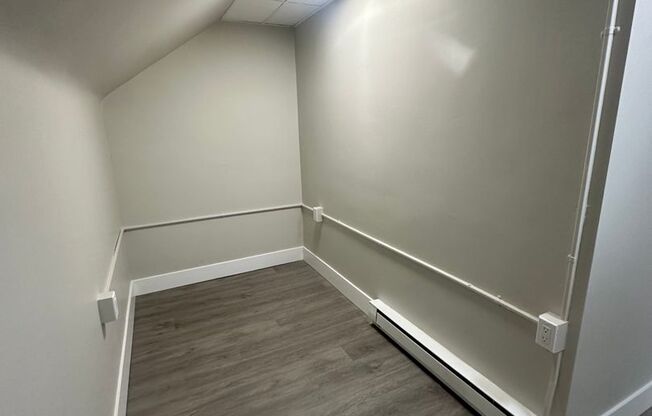 1 bed, 1 bath, 450 sqft, $1,000, Unit 434