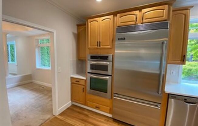 3 beds, 2.5 baths, $4,250, Unit # #A