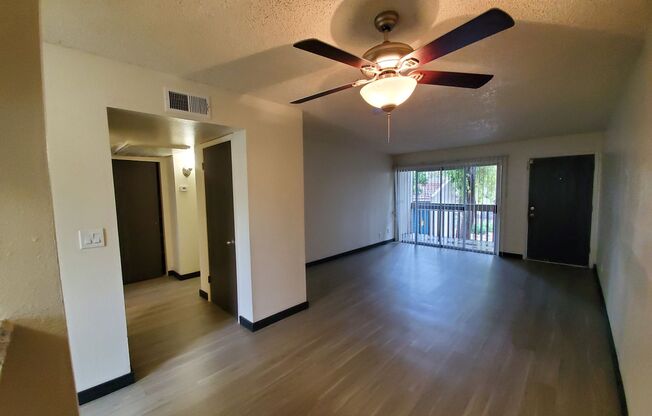 2 beds, 2 baths, 950 sqft, $1,460, Unit 201