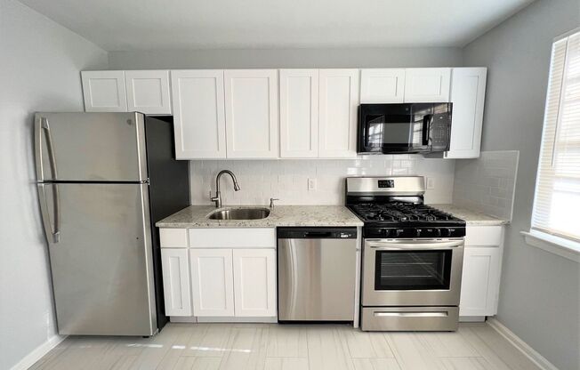 2 beds, 1 bath, 825 sqft, $2,500, Unit S081A