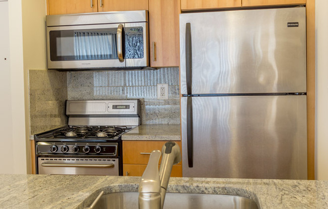 Studio, 1 bath, 460 sqft, $2,600, Unit 0605